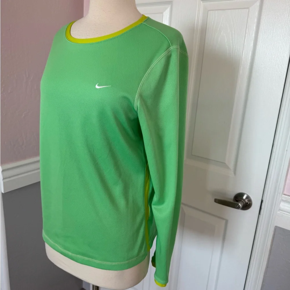 VTG Nike Dri Fit Women's Lime‎ Green Long Sleeve Crew Neck Casual Tee SZ Medium